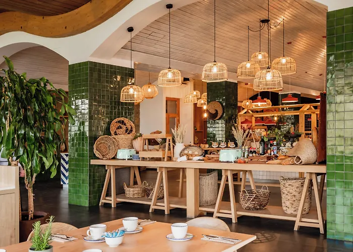 Zel Costa Brava Resort 3*